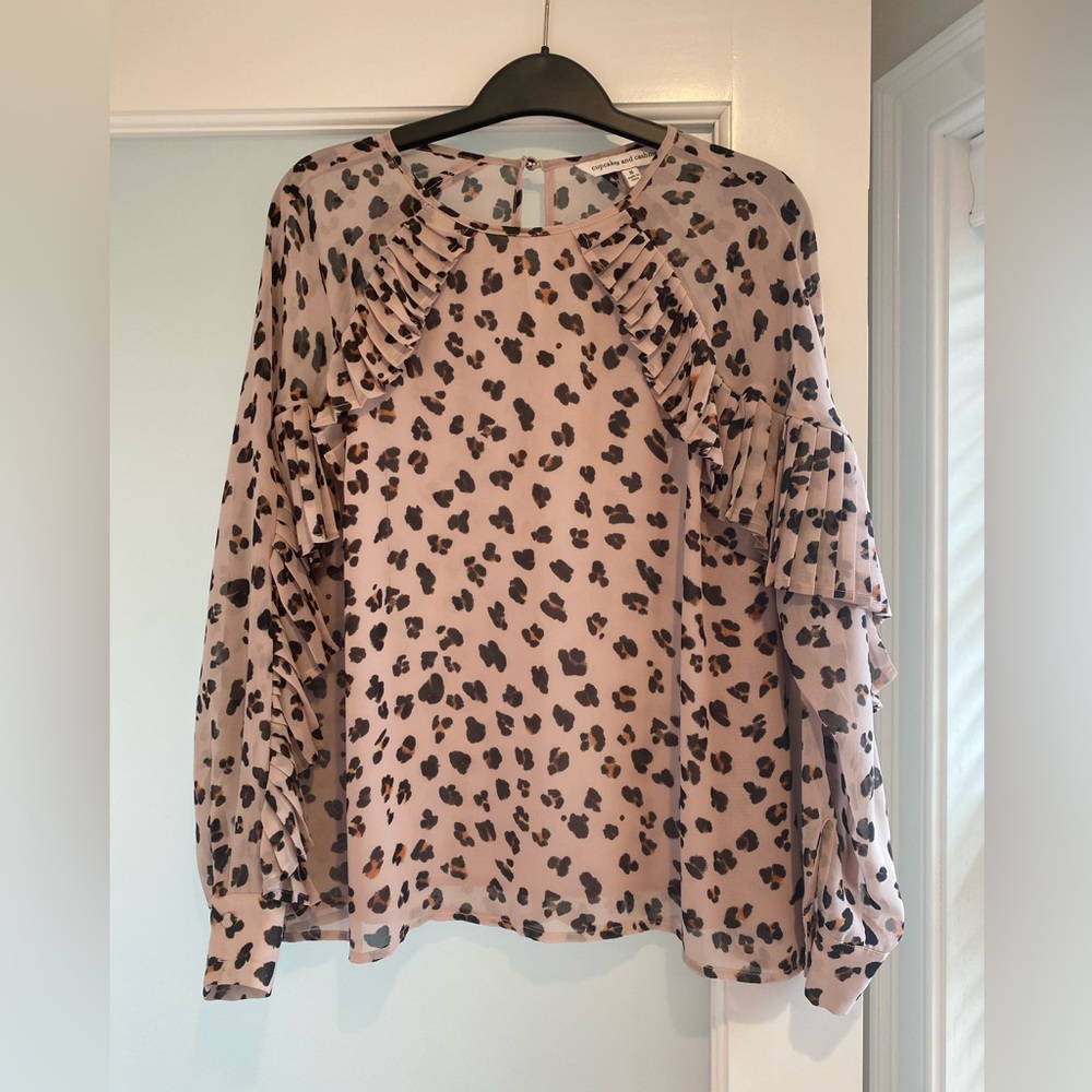 Cupcakes and Cashmere blouse, size S